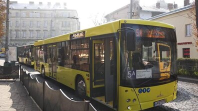 Фото: Від вчорашнього дня на автобусному маршруті № 5а курсують нові МАЗи