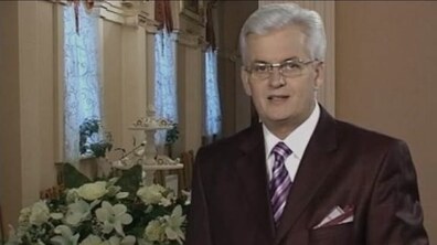 Петро Остапишин під час ефіру програми «Концерт вітань»