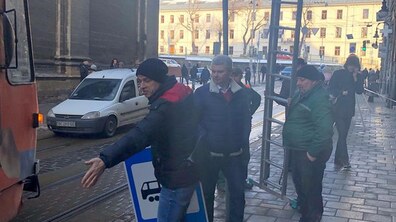Фото: Трамвайну зупинку на вул. Руській перенесли ближче до пл. Ринок