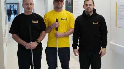Фото: Як взаємодіяти з незрячими людьми: 10 порад від центру НЕЗЛАМНІ (відео)