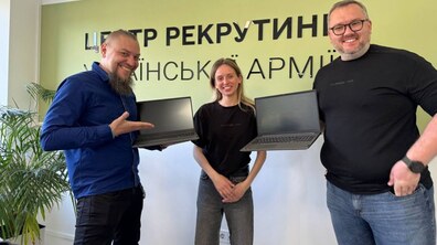 Фото: Центру рекрутингу української армії у Львові передали ноутбуки