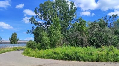 Фото: У промзоні Рясне-2 місто успішно продало ділянку за понад 5 млн грн