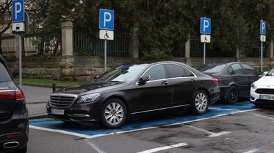 Припарковане авто. Фото ілюстративне