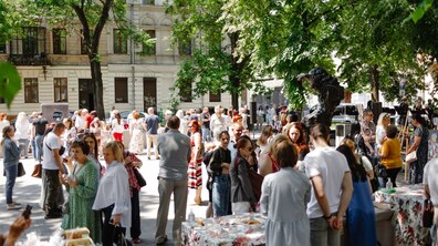 Фото: На благодійному ярмарку у Львові зібрали майже 150 тис. грн для захисників