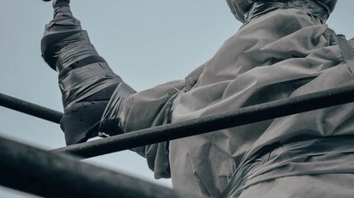 Фото: У Львові змонтують захисні конструкції довкола пам’ятника Адаму Міцкевичу і фігури Діви Марії