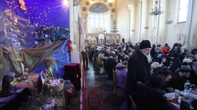Фото: На Різдво у Львові організували святковий обід для найбільш потребуючих