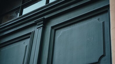 Фото: У Львові відновили старовинні двері, які мешканці знайшли у підвалі будинку
