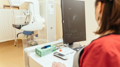 Фото: З понад 200 освітян, які пройшли мамографію у 5-й міській лікарні, в 11% виявлено патологію