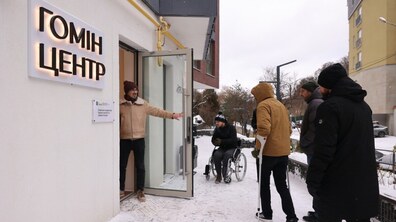 Іван Остапович, директор Львівського органного залу, відчиняє двері HOMIN CENTER для ветеранів.