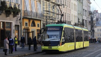 Фото: Виконавчий комітет погодив висновки щодо доцільності залучення коштів ЄІБ для придбання 100 автобусів і 10 трамваїв