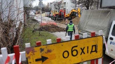 Фото: Частину вул. Шевченка перекрито: три маршрути курсують за новою схемою, а два призупинили роботу