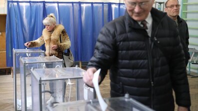 Фото: Усі дільниці у Львові закрились: явка виборців 68,16%