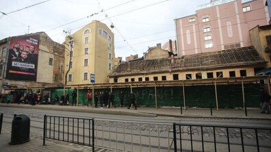 Фото: Адмінкомісія наклала штраф на забудовника, що встановив огорожу на вул. Дорошенка, 2