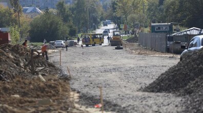 Фото: Триває капітальний ремонт вул. Миколайчука до в’їзду на Голосківське кладовище