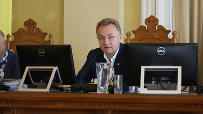 Фото: «Було рішення виконавчої служби примусово списати кошти», — А. Садовий про стягнення з рахунків ЛК АТП № 1 коштів за автобуси ЛАЗ