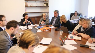 Фото: «Дуже важливо, аби люди старшого віку зараз залишались вдома», — Володимир Зуб