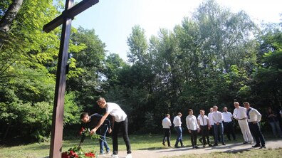 Фото: У Львові влада міста зі студентами вшанували загиблих на «Цитаделі» у 80-ті роковини початку Другої світової війни