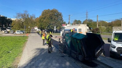 Фото: На просп. Чорновола асфальтують велодоріжку