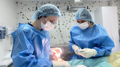 Фото: Львівські лікарі врятували малюка з глибокими опіками тулуба, голови та руки