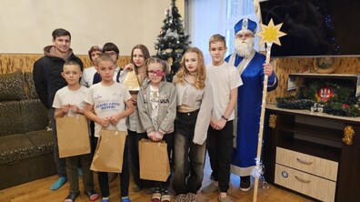 Фото: Місто подарувало дітям, які потребують найбільше, подарунки від святого Миколая