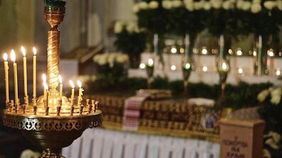 Фото: Молитва біля плащаниць храмів Львова