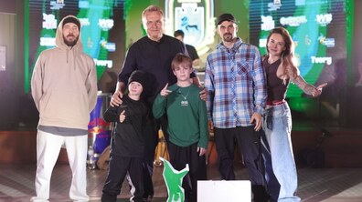 Міський голова Андрій Садовий та учасники фестивалю.