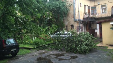 Фото: До міських лікарень не поступали хворі з травмами чи ушкодженнями внаслідок негоди