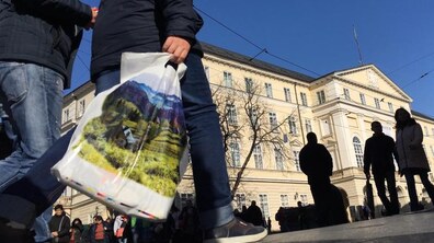 Фото: 9 квітня — «День без поліетилену в супермаркетах Львова»