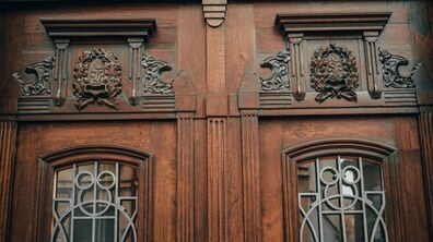 Фото: У Львові відновили історичну сецесійну браму на вулиці Антоновича