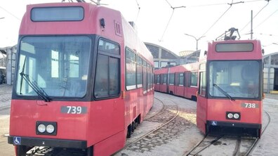 Фото: До Львова прибули ще два швейцарські трамваї, подаровані Берном