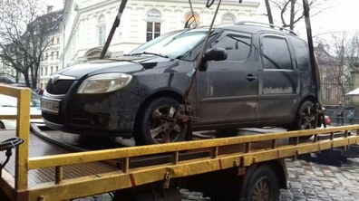 Фото: З 1 по 8 січня було евакуйовано 19 машин
