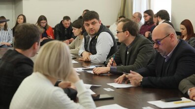 Фото: А. Садовий: «Близько 250 МАФів буде виключено з перспективної схеми, якщо вони за місяць часу не заберуть алкоголь зі своїх вітрин»