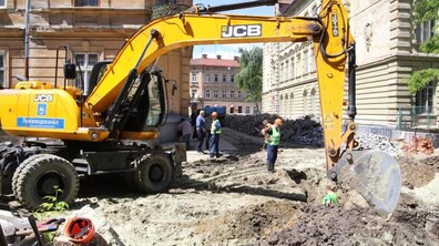 Фото: Вул. Котлярську капітально відремонтують: завершено заміну мереж, розпочато роботи із заміни дорожнього покриття