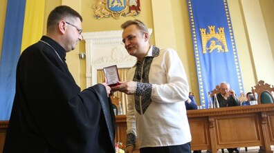 Фото: Відзнакою «Почесний знак Святого Юрія» нагороджено шістьох почесних людей