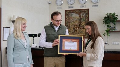 Очільниця департаменту економічного розвитку Інна Свистун, перший заступник міського голови Андрій Москаленко та керуюча готелем Optima Наталія Макар.