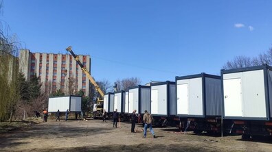 Фото: У Львові зводять вже друге модульне містечко для українців, які рятуються від війни