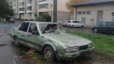 покинуте авто на вул. Широкій