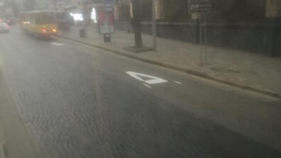 Фото: На вул. Франка облаштовано смугу для громадського транспорту: водіїв приватних авто закликають дотримуватися ПДР