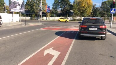 Фото: На вул. Садовій облаштовано перший у Львові велосипедний шлюз для безпечного перетину перехрестя