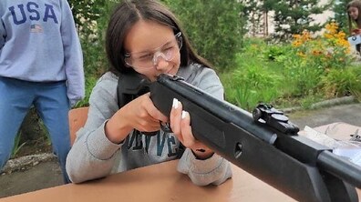 Фото: Збройні (не) розваги: учнів та вчителів Львова навчають правил поводження зі зброєю та самозахисту