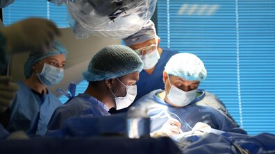 Фото: Відомий польський отохірург допоміг львівським спеціалістам повернути слух сімом українським військовим та цивільним