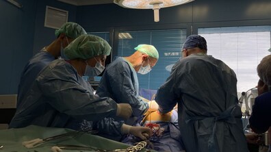 Фото: Львівські медики провели надскладну операцію, врятувавши жінку з пухлиною підшлункової залози