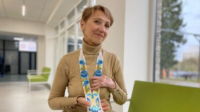 Фото: Медикам у Львові вдалося врятувати жінці руку, яку сильно понівечили леза січкарні