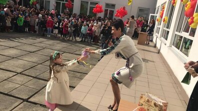 Фото: «Школа радості» з поглибленим вивченням англійської мови відзначила 20-річчя