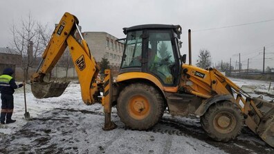 Фото: На вул. Д. Апостола проводять роботи з прокладання футлярів для водогону