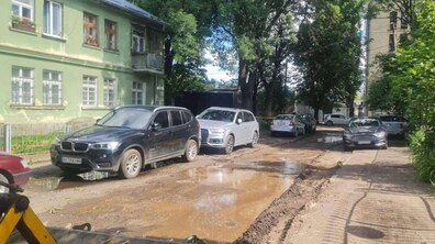 Фото: На вулиці Мурашка облаштують асфальтоване дорожнє покриття