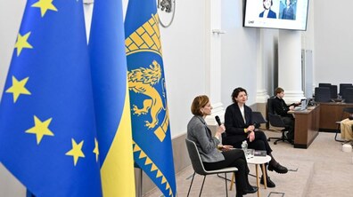 Фото: Лауреатка Пулітцерівської премії Енн Епплбом провела відкриту розмову у львівській Ратуші
