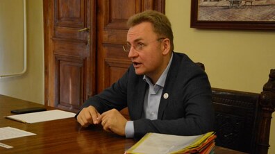 Фото: «З наступного тижня ми будемо максимально сортувати сміття», - А.Садовий