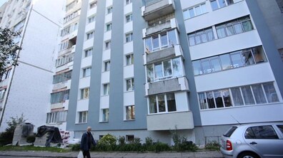 Фото: «Коли цей проект буде завершений, вартість опалення для людей буде на 50% дешевшою», — А. Садовий під час огляду робіт з термомодернізації будинку на вул. Патона, 27