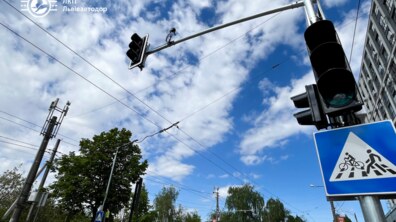 Фото: Для підвищення безпеки руху та швидшого виїзду: на перехресті вулиць Зелена – Зубрівська запрацює світлофорний об’єкт